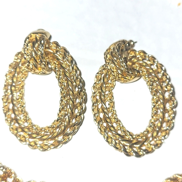 16" Necklace oval rope wire beads Hook and eye closure gold plated - Picture 2 of 3